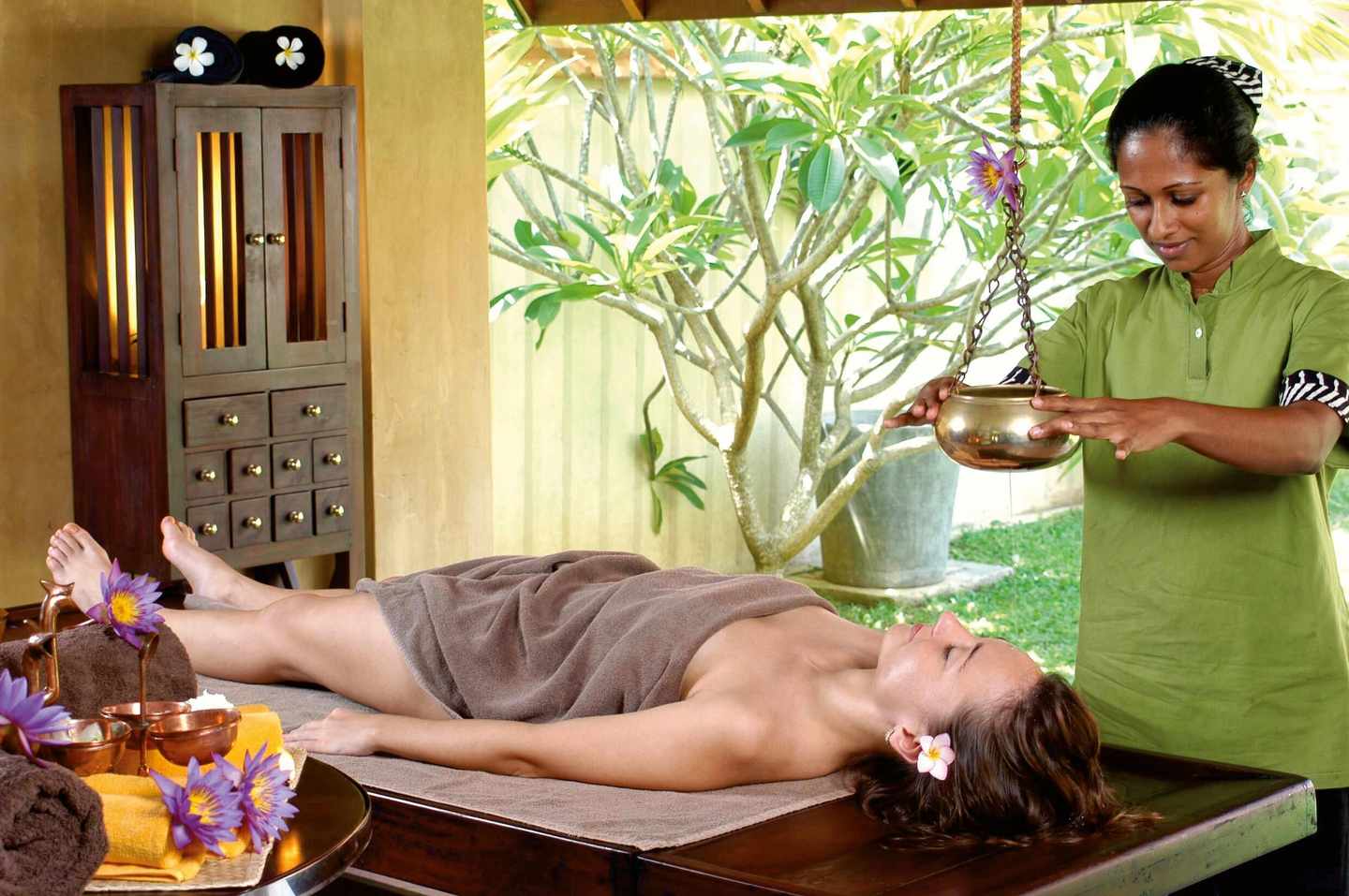 wellness-ayurveda-p-MC31280_E-6406842.jpg