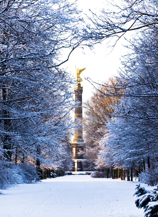Winter in Berlin Winter In The City - Städtereisen im Winter Berlin Siegessäule