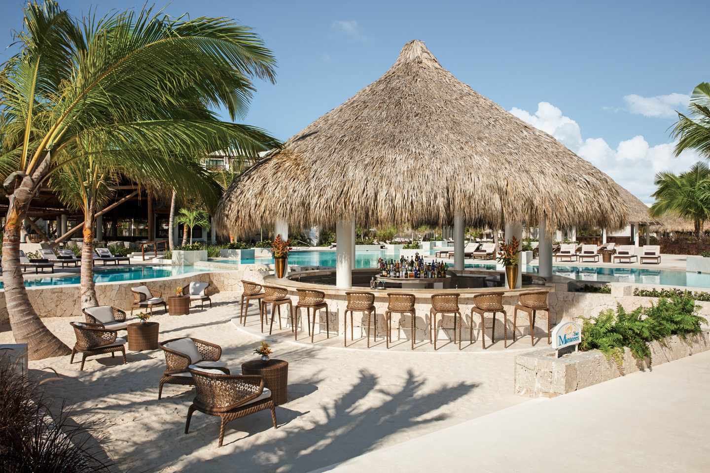 blt6db7df030a20306e-karibik-dominikanische_republik-secrets_cap_cana_resort___spa-d-DER1110788.jpg Secrets Cap Cana Resort und Spa - Außenbereich mit Karibikfeeling