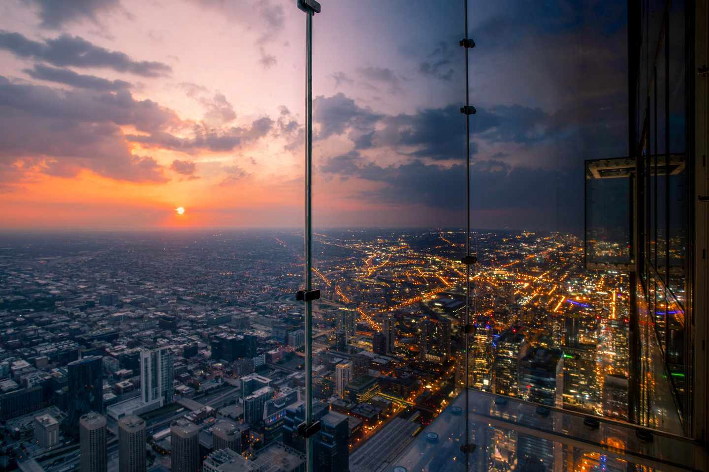 usa-chicago-sonnenuntergang-aus-wolkenkratzer-g-1262819687.jpg