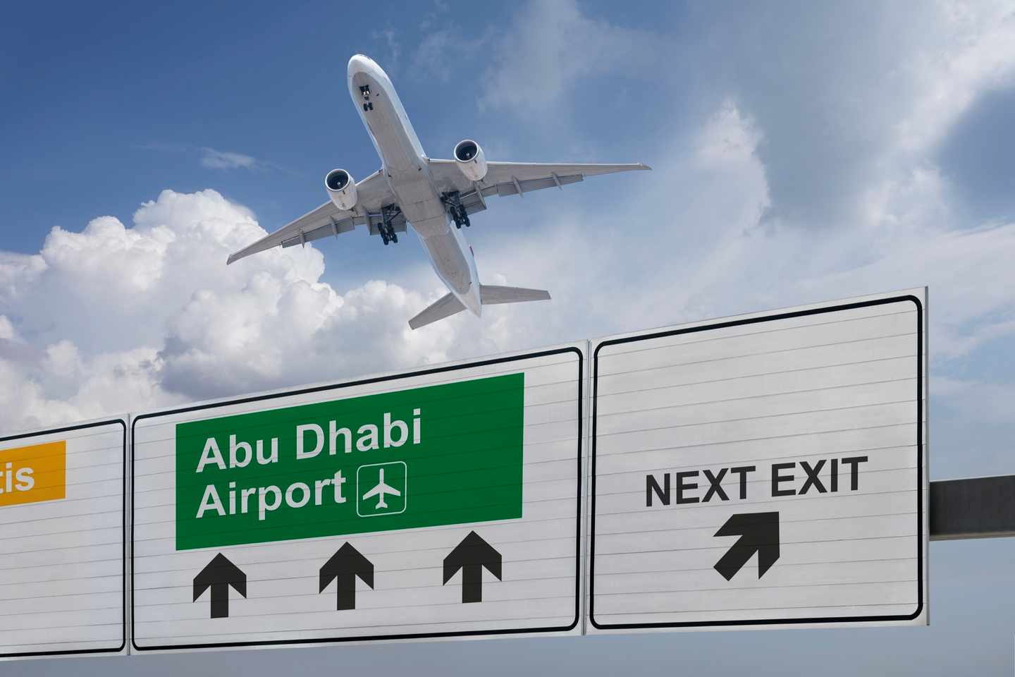 vae-abu-dhabi-flughafen-flugzeug-g-1137523049.jpg