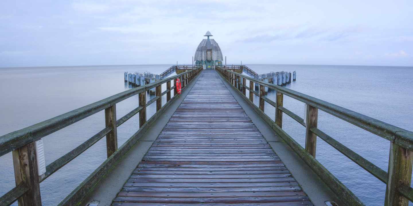 deutschland-mecklenburg-vorpommern-ruegen-sellin-pier-g-1127844509.jpeg