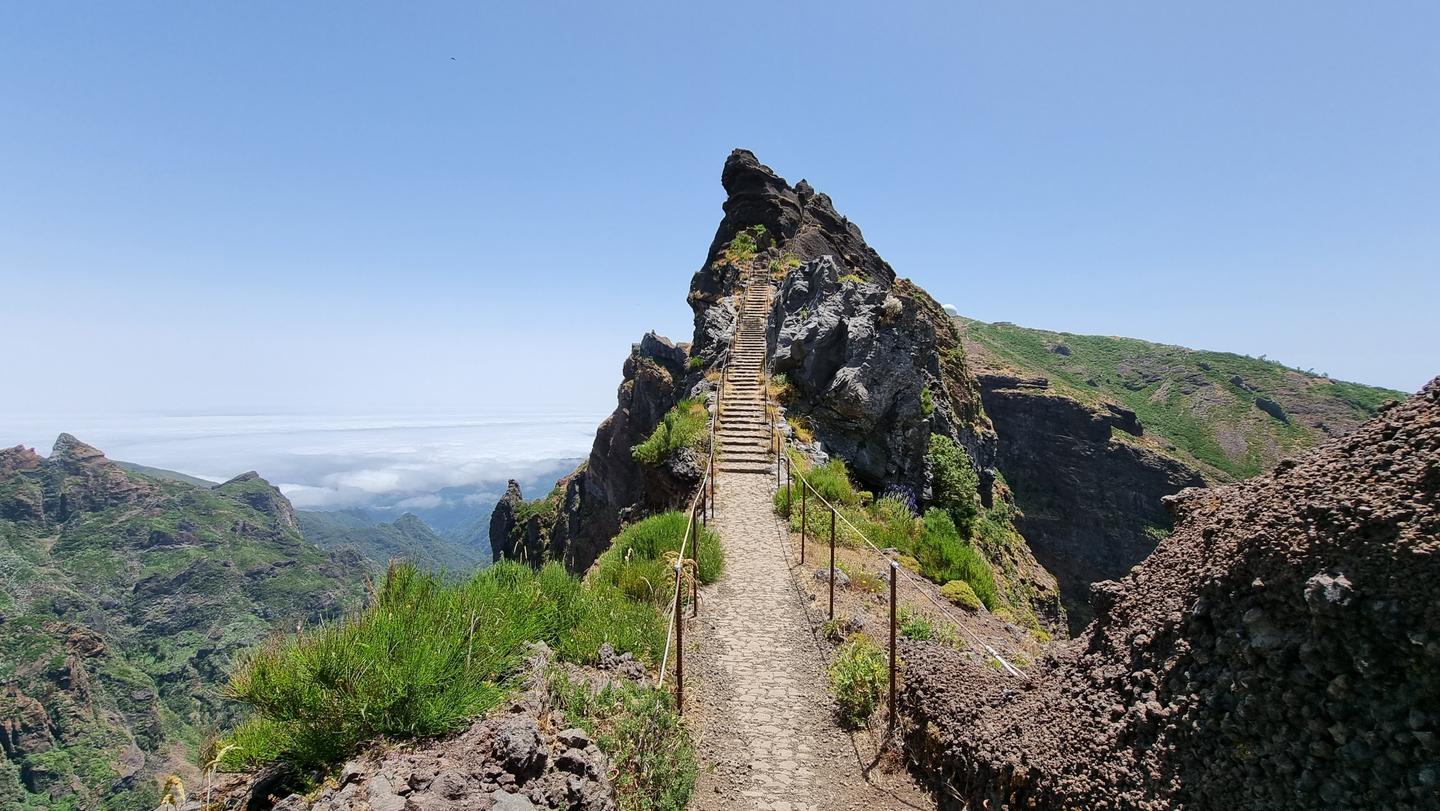 portugal-madeira-bergige-landschaft-g-1355969871.jpg