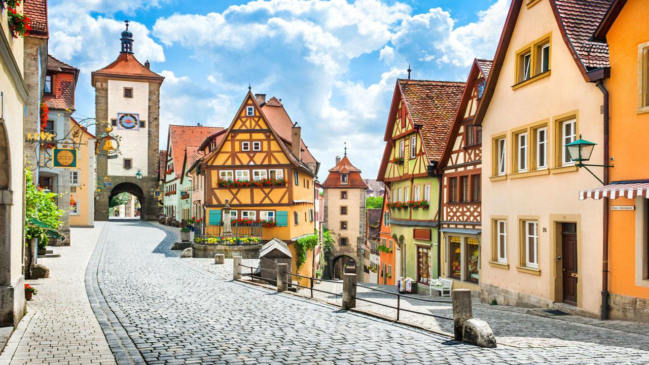 rothenburg-ob-der-tauber-altstadt-t-619638736.jpg