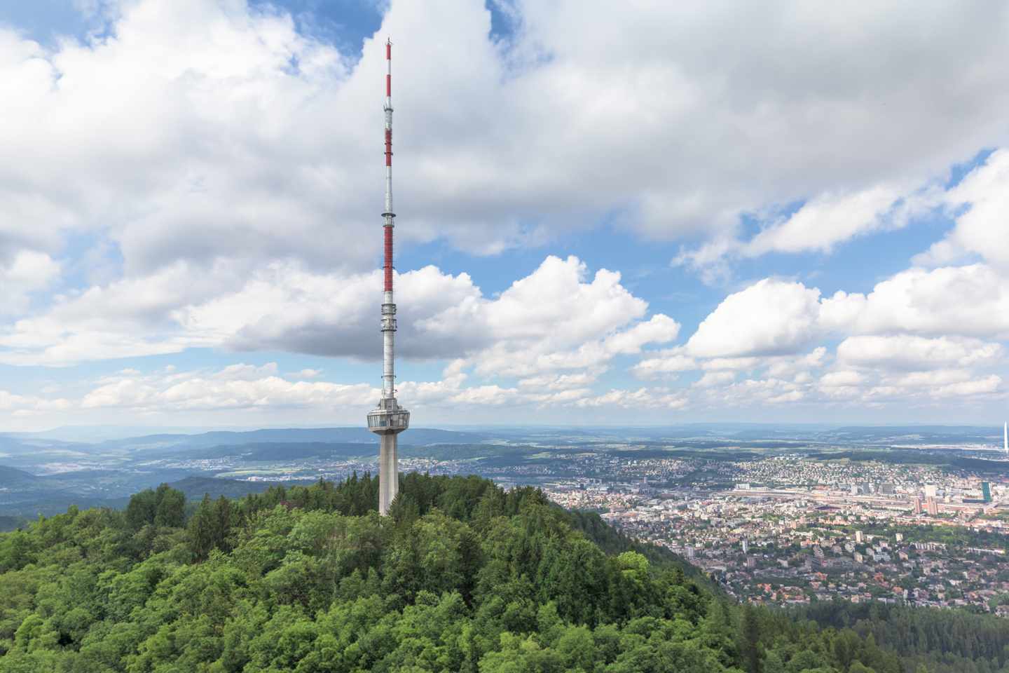 schweiz-zuerich-fernsehturm-g-530949531_erweitert_bearbeitet.jpg