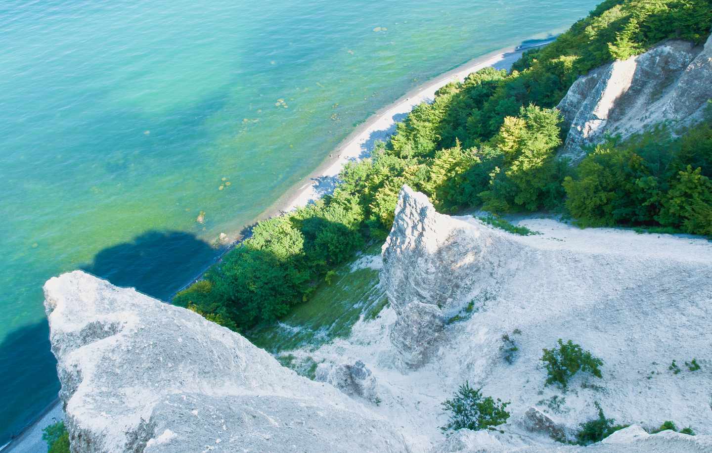 deutschland-mecklenburg vorpommern-ostsee-kalkfelsen ruegen-g-977455666.jpg