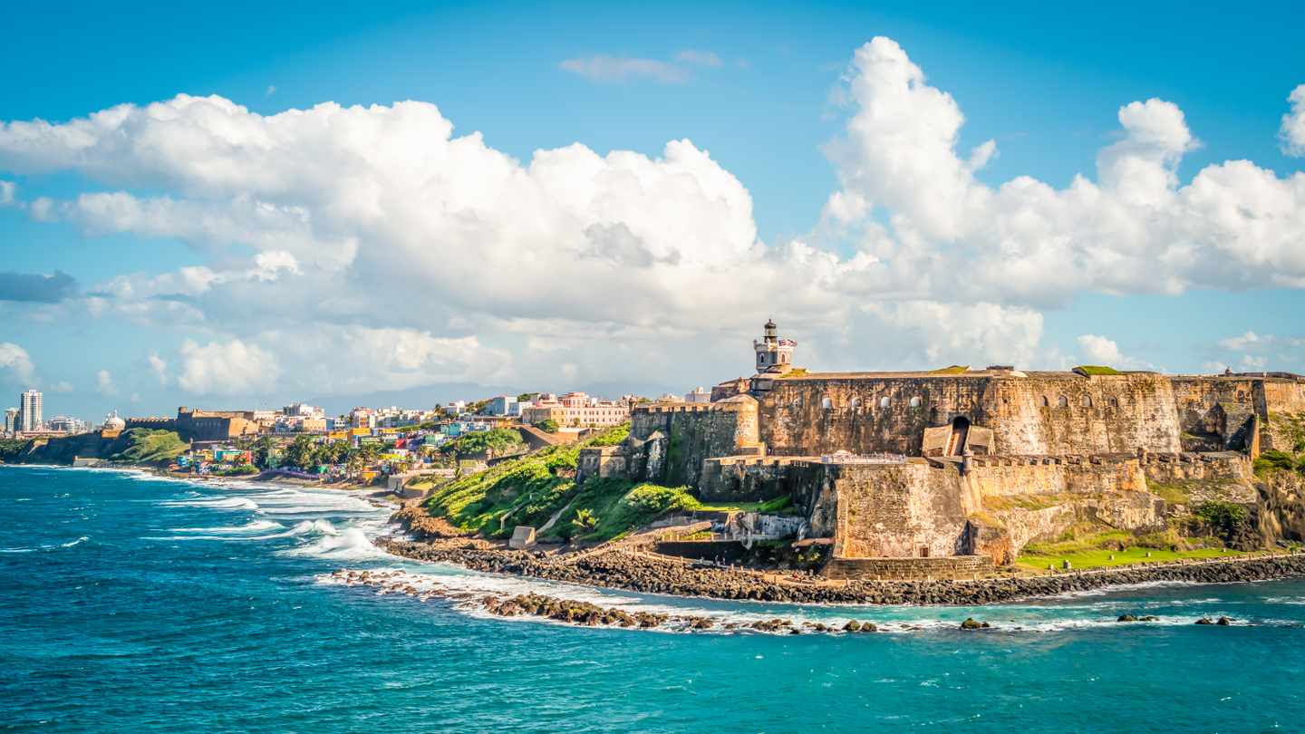 karibik-puerto-rico-burg-el-morro-an-der-kueste-g-1197518608.jpg