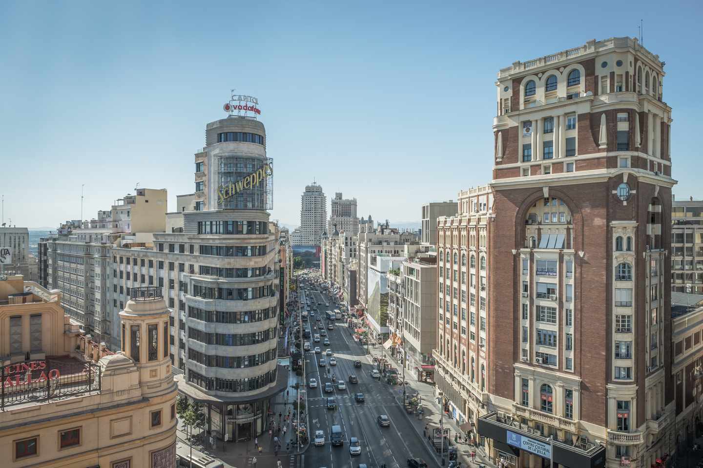 spanien-madrid-calle-gran-via-shoppingmeile-g-660617148_bearbeitet.jpg