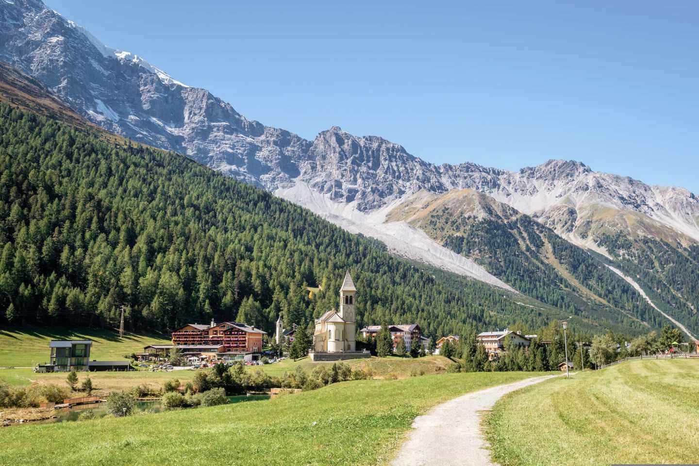 italien-suedtirol-the-mountain-village-of-sulden-g-1248797020.jpg
