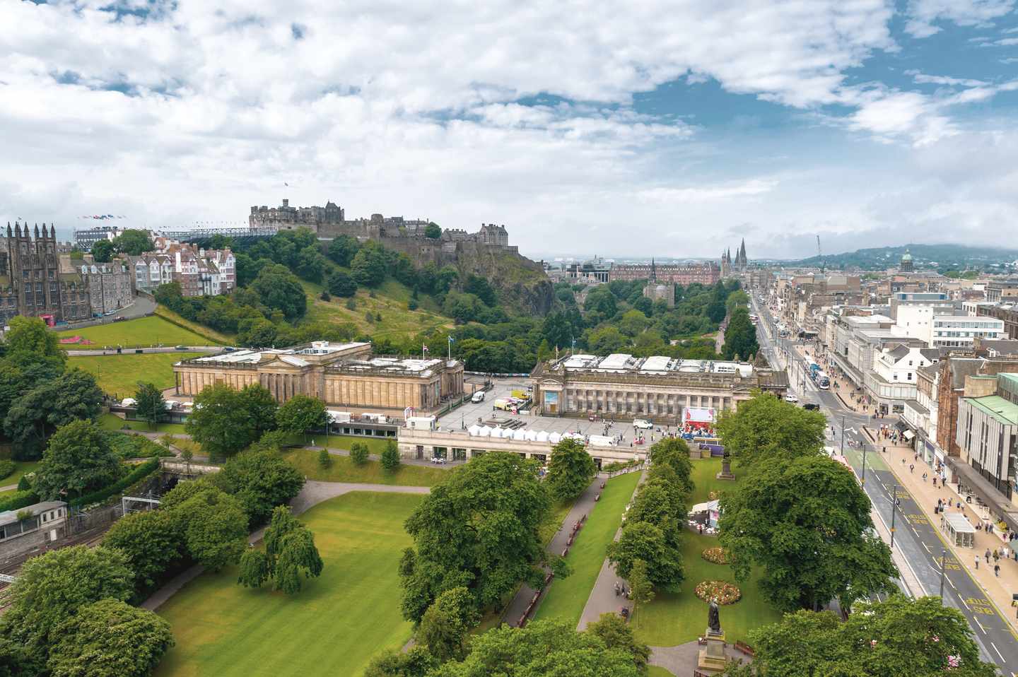Schottland-Edinburgh-Stadtbild-g-171368683.jpg