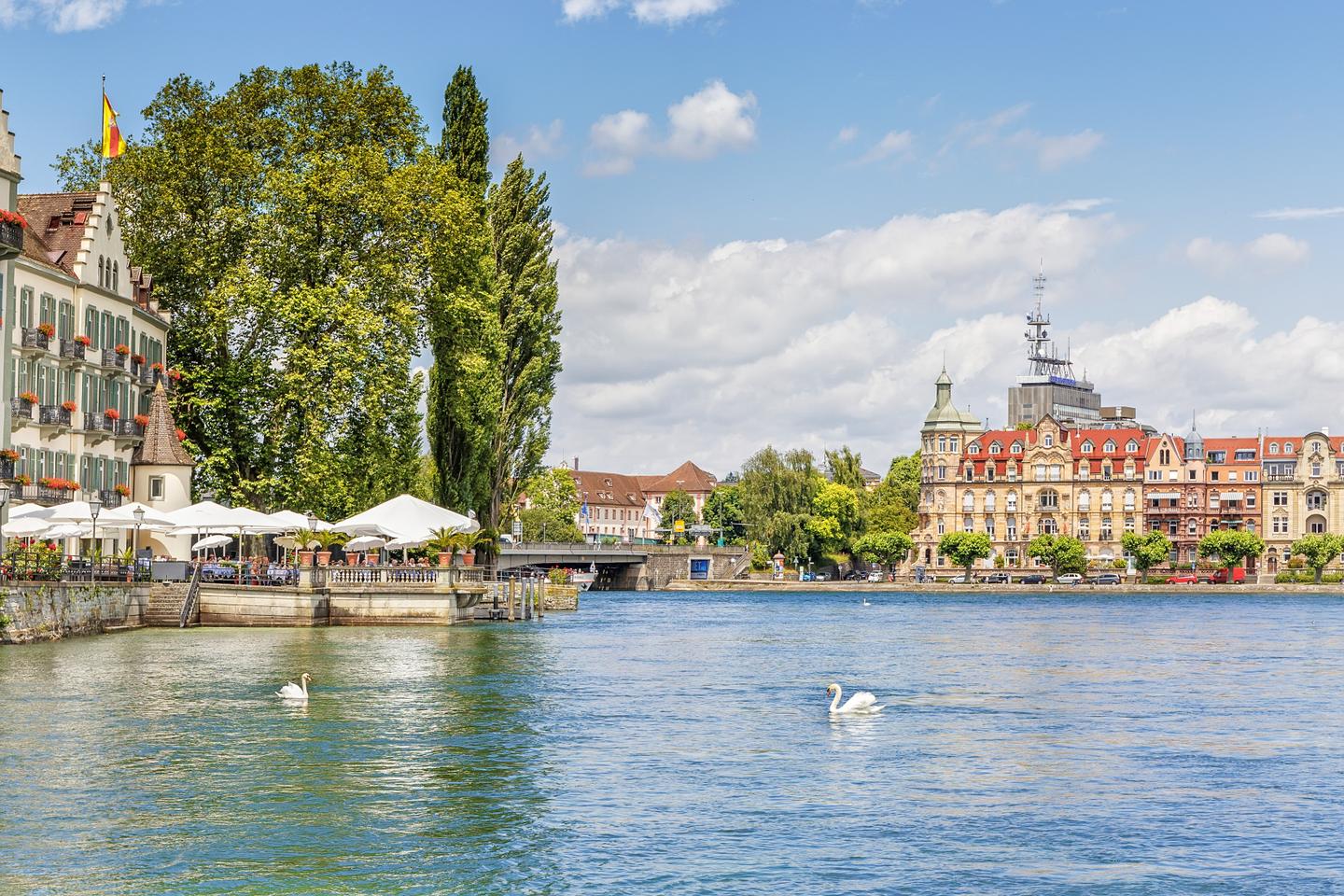blt2f5919f7caa69886-deutschland-bodensee-konstanze-schwaene-auf-see-g-856893598.jpg deutschland-bodensee-konstanze-schwaene-auf-see-g-856893598.jpg