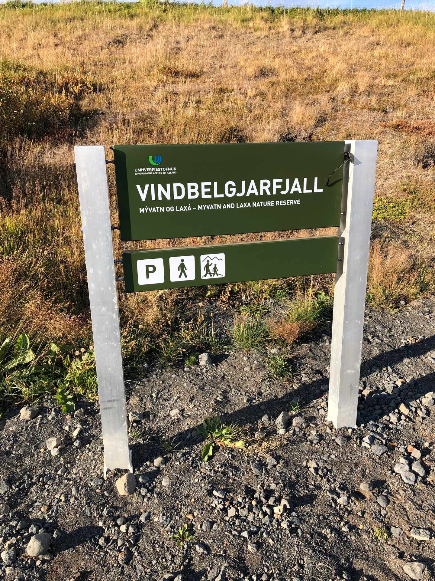 blt52937e36dfbef919-island-vindbelgjarfjall-schild-i-lena-herrmann.jpeg Schild Vindbelgjarfjall