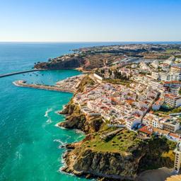 portugal-algarve-albufeira-panorama-klein-g-955186632.jpg