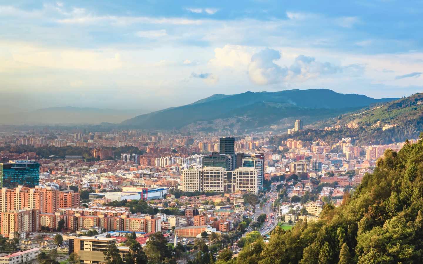 kolumbien-bogota-bario-de-usaquen-g-486836024.jpg