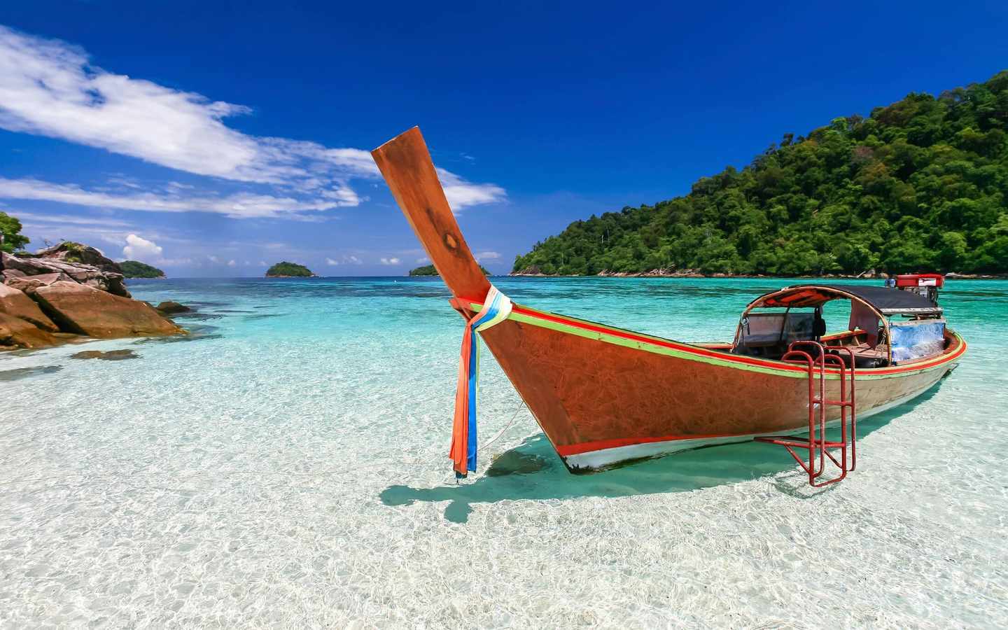 thailand-strand-boot-t-174558979.jpg