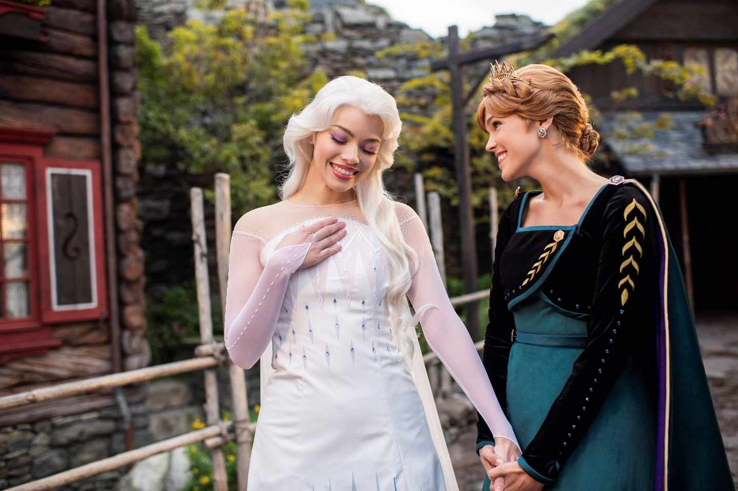 disney-world-resort-epcot-frozen.jpg
