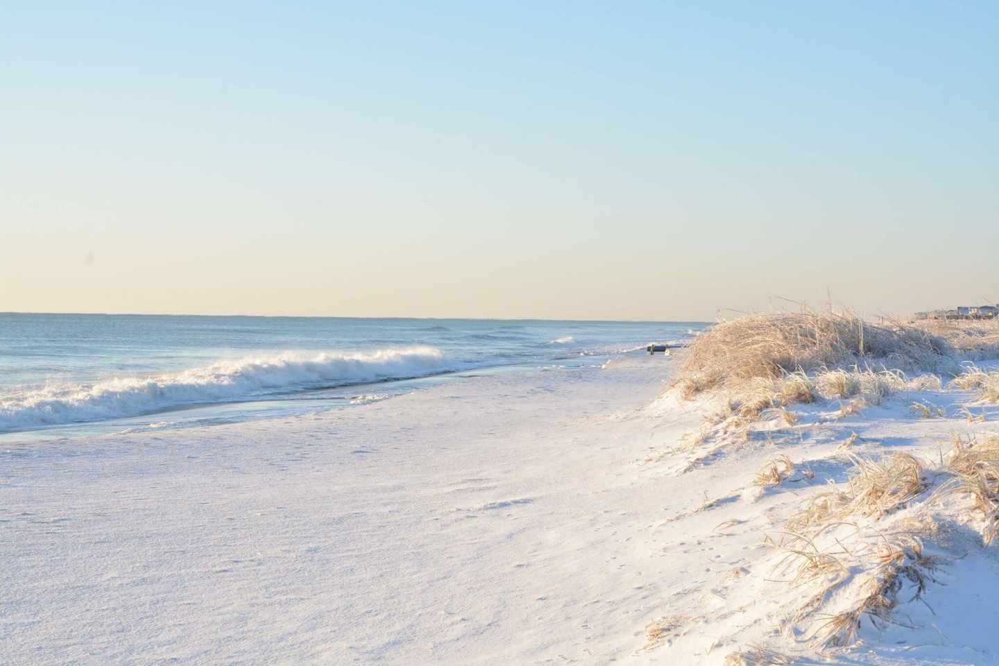 deutschland-schnee-am-strand-g-901571402.jpg